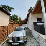 Holiday home Felix House *