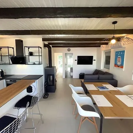 Felix House בית נופש